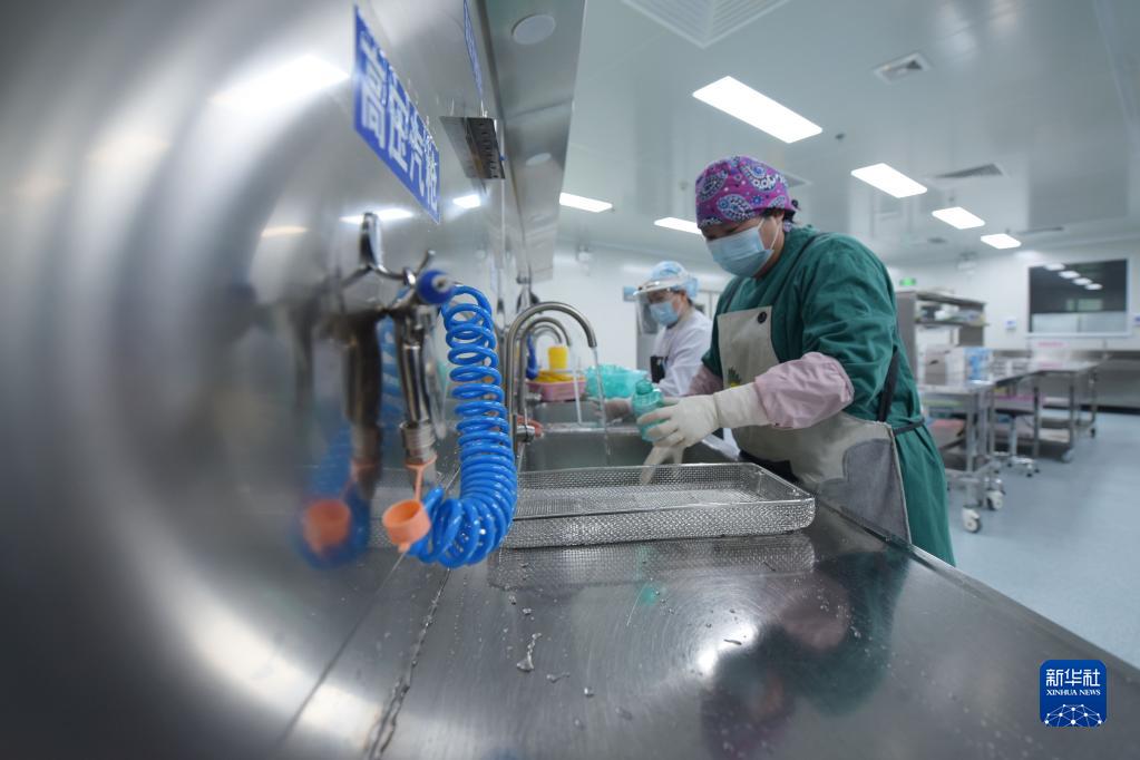 致敬白衣天使 贵州医疗器械的守护之光